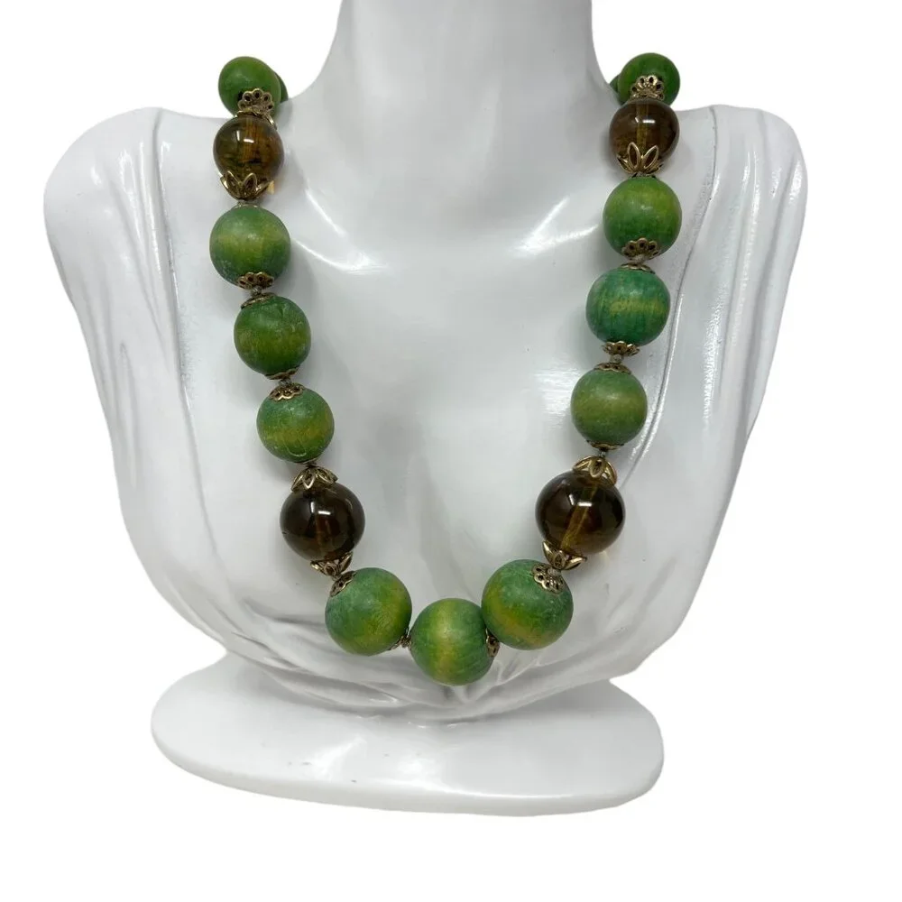 Liz Claiborne Necklace Green Wood Glass Beads Gold Tone Toggle Clasp‎